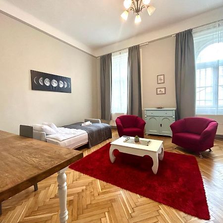 Fullmoon Apartments 2 Szeged Luaran gambar